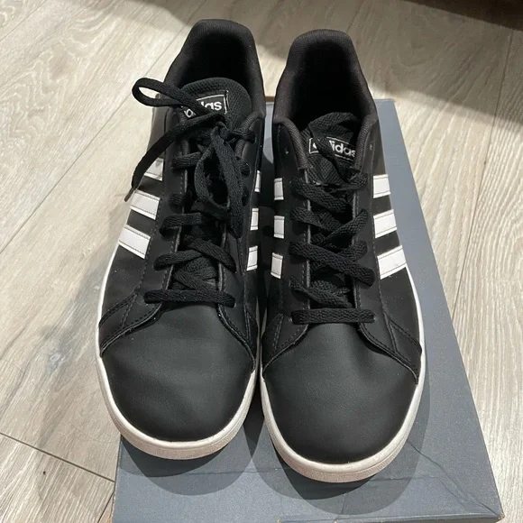 Adidas comfy sneakers - Picture 3 of 3